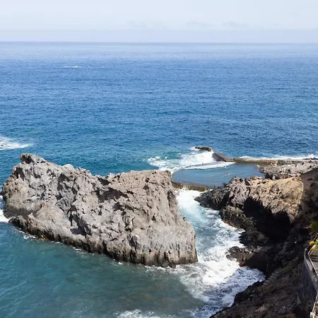 Balcon De Gigantes With Pool View Apartament Puerto de Santiago (Tenerife)